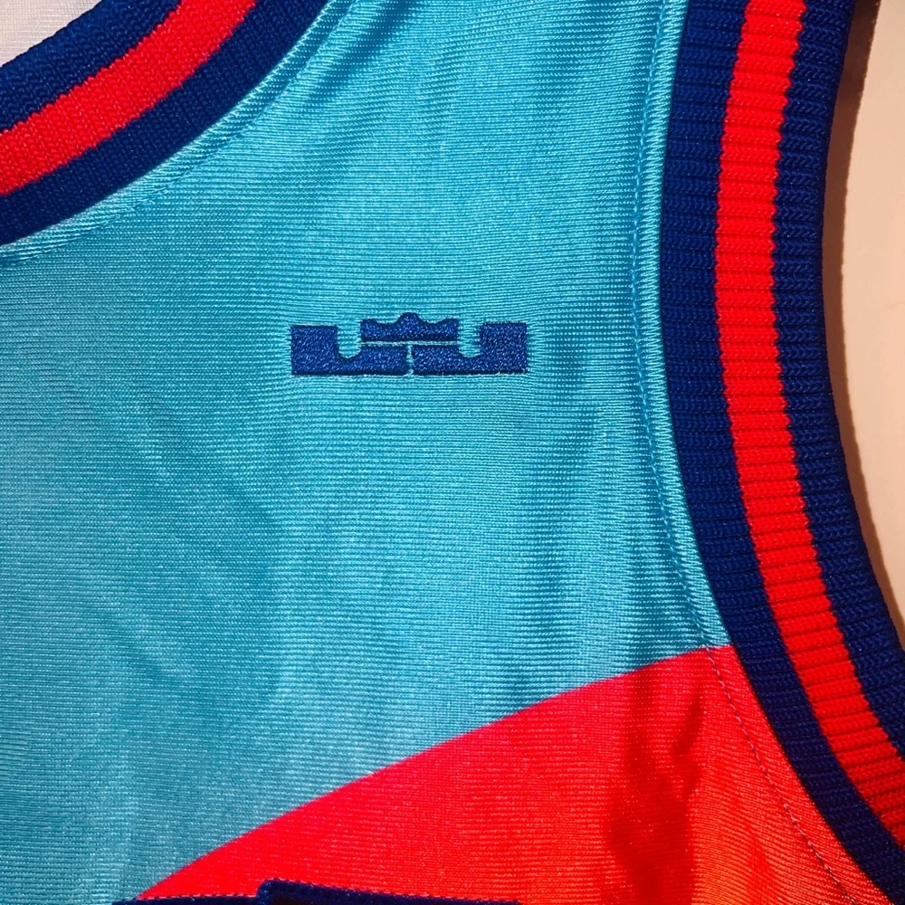 Nike dynamic jersey